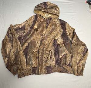 Pella Rugged Outdoors Realtree Camo Hooded Jacket